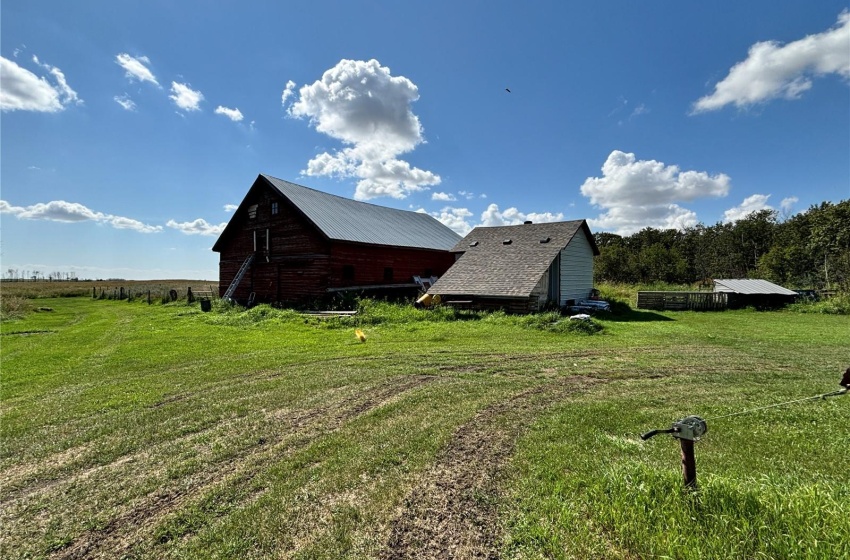 Rural Address, Leroy Rm No. 339, Saskatchewan S0K 2P0, 3 Bedrooms Bedrooms, 8 Rooms Rooms,1 BathroomBathrooms,Acreage,For Sale,Zeller Acreage,Rural Address,SK981841