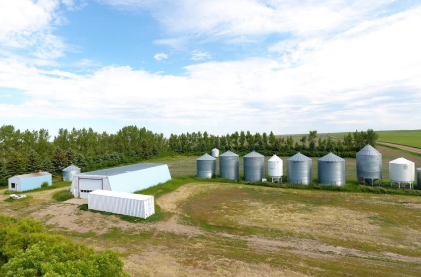 Rural Address, Chesterfield Rm No. 261, Saskatchewan S0L 0Y0, 4 Bedrooms Bedrooms, 15 Rooms Rooms,3 BathroomsBathrooms,Acreage,For Sale,B. Hennes Acreage,Rural Address,SK982015