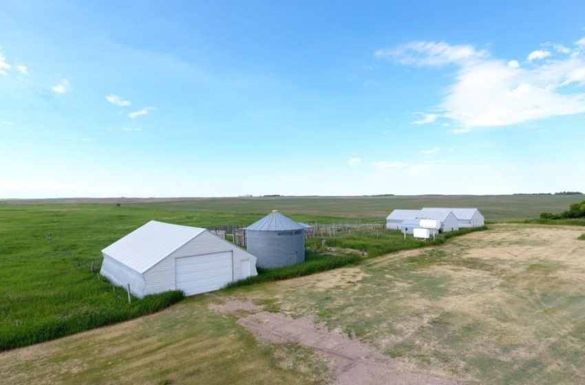 Rural Address, Chesterfield Rm No. 261, Saskatchewan S0L 0Y0, 4 Bedrooms Bedrooms, 15 Rooms Rooms,3 BathroomsBathrooms,Acreage,For Sale,B. Hennes Acreage,Rural Address,SK982015