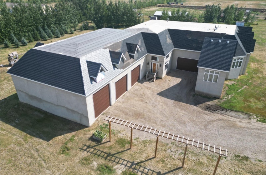 Rural Address, Weyburn Rm No. 67, Saskatchewan S4H 3J9, 4 Bedrooms Bedrooms, 20 Rooms Rooms,3 BathroomsBathrooms,Acreage,For Sale,Hagel Acreage,Rural Address,SK982329