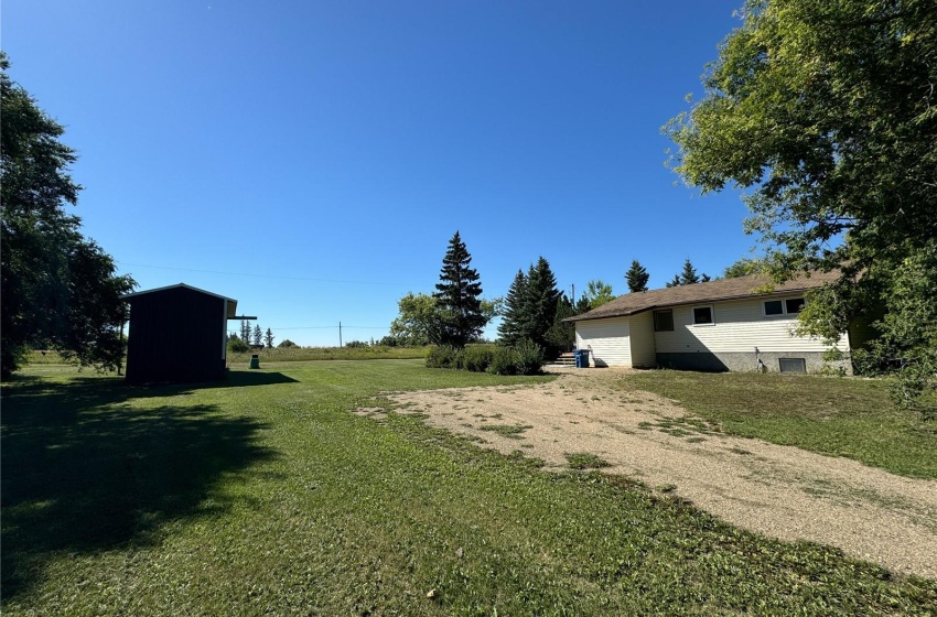 100 Ebenal WAY, Mclean, Saskatchewan S0G 3E0, 3 Bedrooms Bedrooms, 14 Rooms Rooms,2 BathroomsBathrooms,Acreage,For Sale,Village of McLean Acreage,Ebenal,SK982593