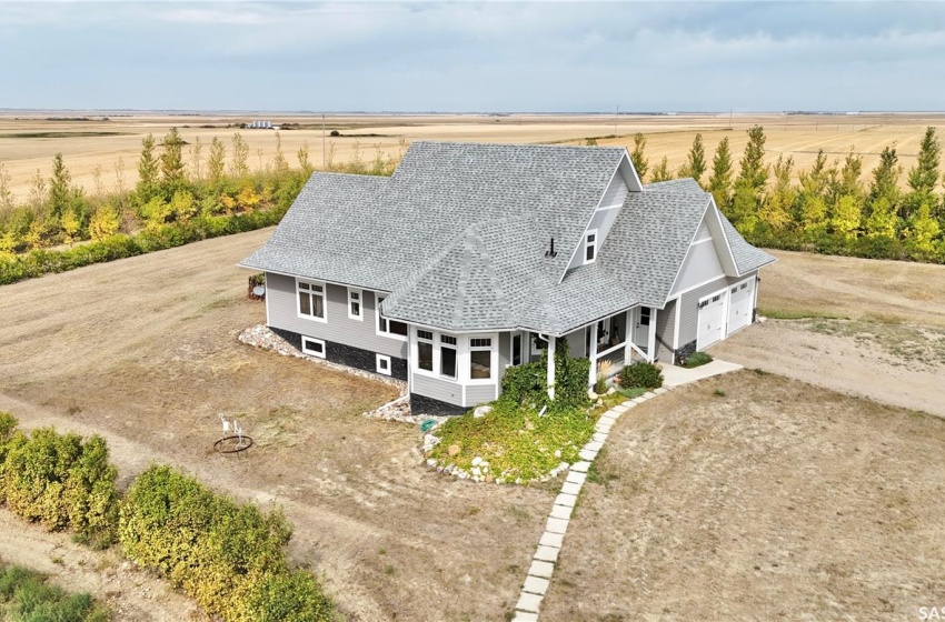 Rural Address, Outlook, Saskatchewan S0L 2N0, 3 Bedrooms Bedrooms, 17 Rooms Rooms,3 BathroomsBathrooms,Acreage,For Sale,Highway 15 Outlook Acreage,Rural Address,SK982676