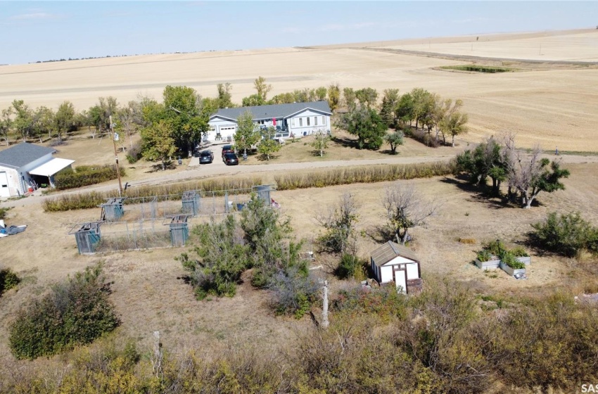 Rural Address, Riverside Rm No. 168, Saskatchewan S0N 0J0, 5 Bedrooms Bedrooms, 19 Rooms Rooms,4 BathroomsBathrooms,Acreage,For Sale,Acreage 2.5 km South of Cabri,Rural Address,SK982965