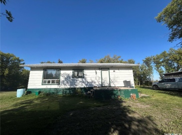 908 Railway AVENUE, Sheho, Saskatchewan S0A 3T0, 3 Bedrooms Bedrooms, 6 Rooms Rooms,1 BathroomBathrooms,Acreage,For Sale,Railway,SK983097