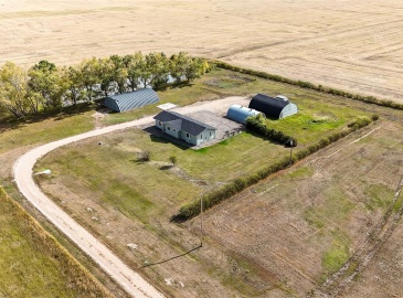 Rural Address, Moose Jaw Rm No. 161, Saskatchewan S6H 4R3, 4 Bedrooms Bedrooms, 13 Rooms Rooms,3 BathroomsBathrooms,Acreage,For Sale,Harlos Acreage,Rural Address,SK984345