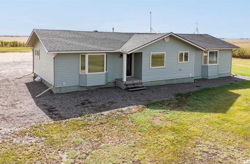 Rural Address, Moose Jaw Rm No. 161, Saskatchewan S6H 4R3, 4 Bedrooms Bedrooms, 13 Rooms Rooms,3 BathroomsBathrooms,Acreage,For Sale,Harlos Acreage,Rural Address,SK984345