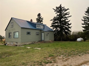 Rural Address, Grass Lake Rm No. 381, Saskatchewan S0L 0S0, 4 Bedrooms Bedrooms, 11 Rooms Rooms,2 BathroomsBathrooms,Acreage,For Sale,Grass Lake Acreage,Rural Address,SK985060