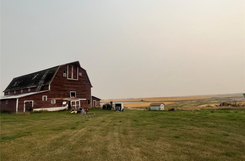 Rural Address, Grass Lake Rm No. 381, Saskatchewan S0L 0S0, 4 Bedrooms Bedrooms, 11 Rooms Rooms,2 BathroomsBathrooms,Acreage,For Sale,Grass Lake Acreage,Rural Address,SK985060