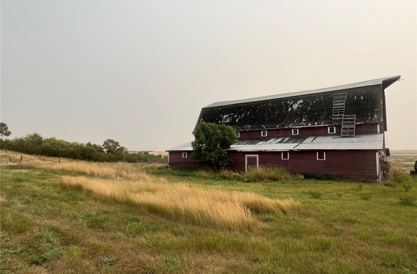 Rural Address, Grass Lake Rm No. 381, Saskatchewan S0L 0S0, 4 Bedrooms Bedrooms, 11 Rooms Rooms,2 BathroomsBathrooms,Acreage,For Sale,Grass Lake Acreage,Rural Address,SK985060