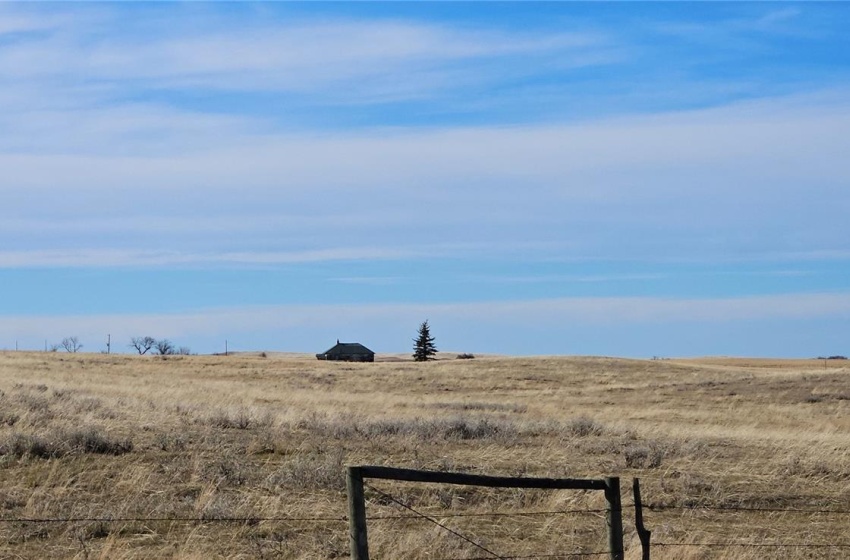 Rural Address, Maple Creek Rm No. 111, Saskatchewan S0N 1N0, ,Farm,For Sale,SE 17-12-25 W3 ACREAGE,Rural Address,SK988251