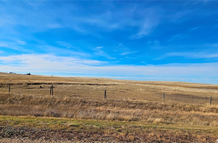 Rural Address, Maple Creek Rm No. 111, Saskatchewan S0N 1N0, ,Farm,For Sale,SE 17-12-25 W3 ACREAGE,Rural Address,SK988251