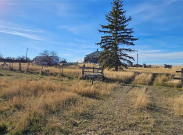 Rural Address, Maple Creek Rm No. 111, Saskatchewan S0N 1N0, ,Farm,For Sale,SE 17-12-25 W3 ACREAGE,Rural Address,SK988251