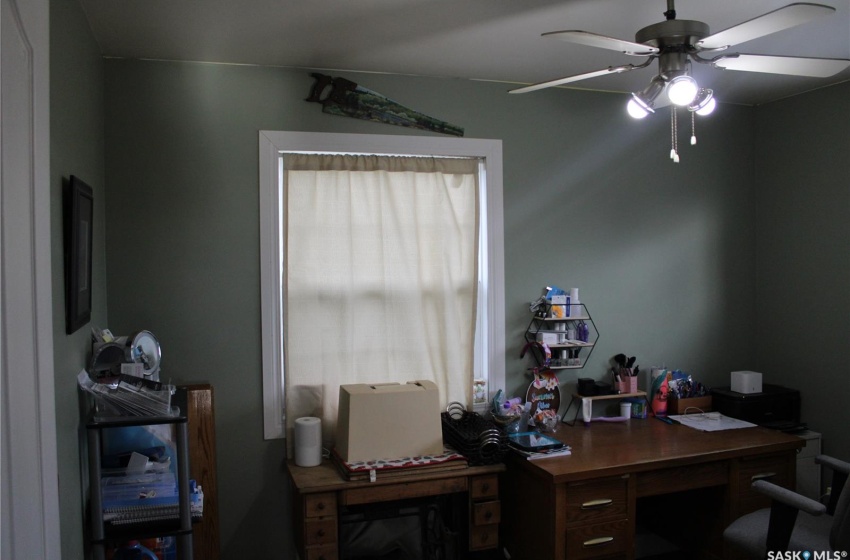 Office with ceiling fan