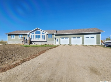 Rural Address, Weyburn Rm No. 67, Saskatchewan S4H 2K3, 3 Bedrooms Bedrooms, 12 Rooms Rooms,3 BathroomsBathrooms,Acreage,For Sale,Schenher Acreage,Rural Address,SK985287