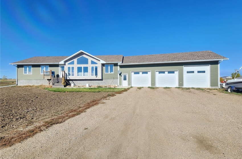 Rural Address, Weyburn Rm No. 67, Saskatchewan S4H 2K3, 3 Bedrooms Bedrooms, 12 Rooms Rooms,3 BathroomsBathrooms,Acreage,For Sale,Schenher Acreage,Rural Address,SK985287