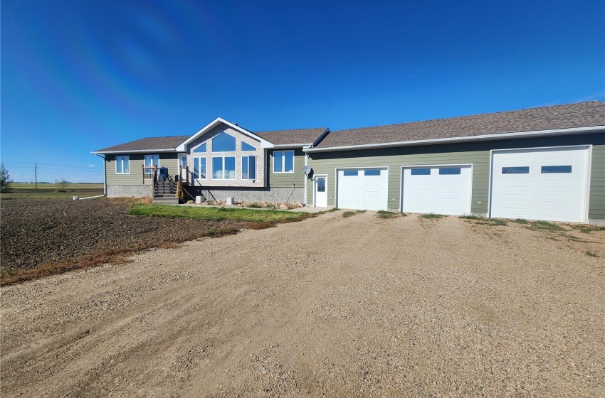 Rural Address, Weyburn Rm No. 67, Saskatchewan S4H 2K3, 3 Bedrooms Bedrooms, 12 Rooms Rooms,3 BathroomsBathrooms,Acreage,For Sale,Schenher Acreage,Rural Address,SK985287