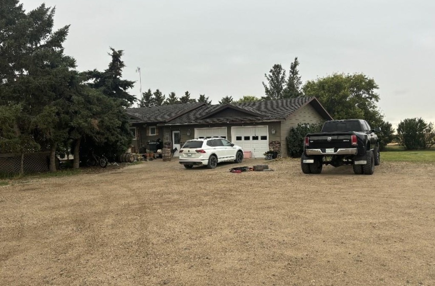 Ranch-style house featuring a garage