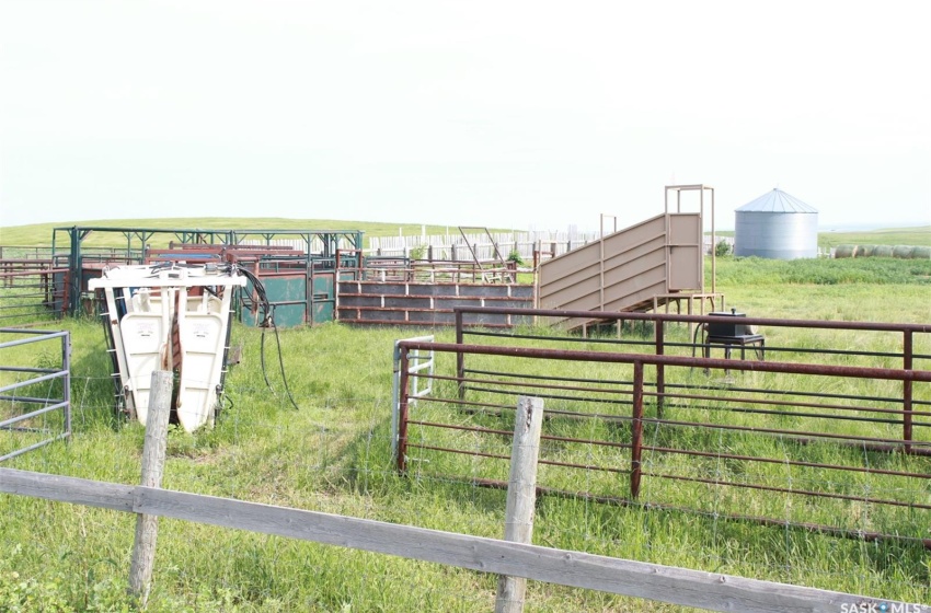 Rural Address, Lacadena Rm No. 228, Saskatchewan S0L 1V0, ,Farm,For Sale,Large Cattle Ranch,Rural Address,SK988593