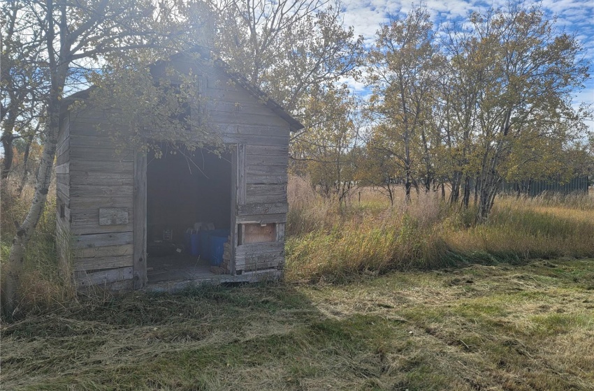 220 Rural Address, Mckillop Rm No. 220, Saskatchewan S0G 0L0, 2 Bedrooms Bedrooms, 9 Rooms Rooms,2 BathroomsBathrooms,Acreage,For Sale,Highway 220 west of Bulyea,Rural Address,SK985835