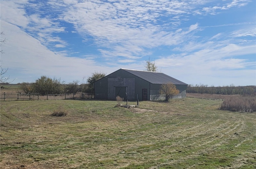 220 Rural Address, Mckillop Rm No. 220, Saskatchewan S0G 0L0, 2 Bedrooms Bedrooms, 9 Rooms Rooms,2 BathroomsBathrooms,Acreage,For Sale,Highway 220 west of Bulyea,Rural Address,SK985835