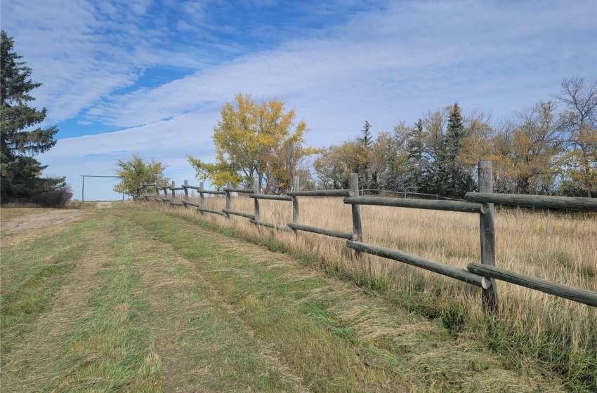 220 Rural Address, Mckillop Rm No. 220, Saskatchewan S0G 0L0, 2 Bedrooms Bedrooms, 9 Rooms Rooms,2 BathroomsBathrooms,Acreage,For Sale,Highway 220 west of Bulyea,Rural Address,SK985835