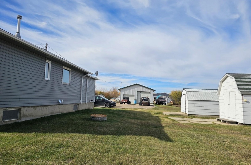 132 Centennial STREET, Swift Current Rm No. 137, Saskatchewan S0N 2Y0, 3 Bedrooms Bedrooms, 10 Rooms Rooms,1 BathroomBathrooms,Acreage,For Sale,Centennial,SK986027