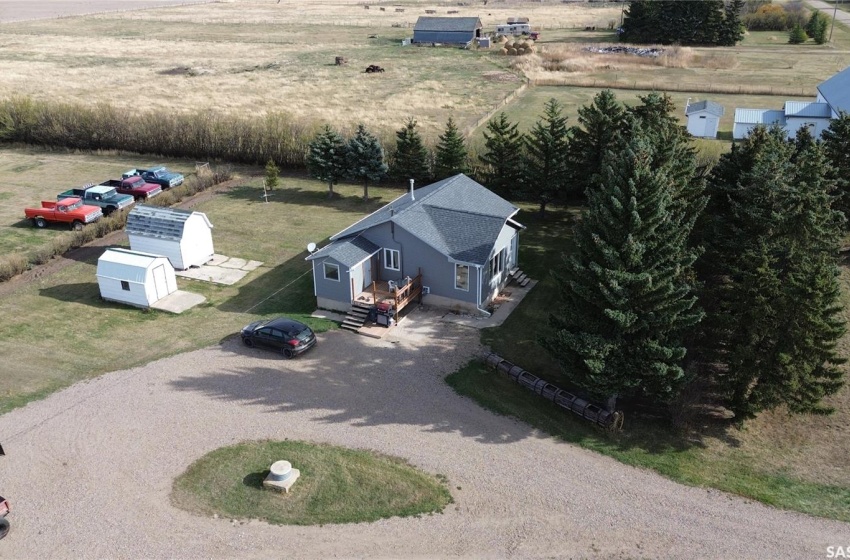 132 Centennial STREET, Swift Current Rm No. 137, Saskatchewan S0N 2Y0, 3 Bedrooms Bedrooms, 10 Rooms Rooms,1 BathroomBathrooms,Acreage,For Sale,Centennial,SK986027