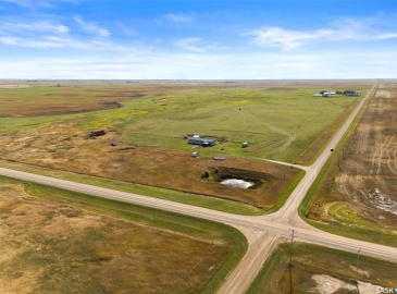 . Rural Address, Sarnia Rm No. 221, Saskatchewan S0G 2H0, 4 Bedrooms Bedrooms, 8 Rooms Rooms,2 BathroomsBathrooms,Acreage,For Sale,Sweetgrass Acreage,Rural Address,SK987310