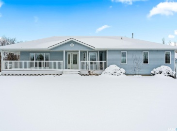 Rural Address, Star City Rm No. 428, Saskatchewan S0E 1A0, 5 Bedrooms Bedrooms, 16 Rooms Rooms,3 BathroomsBathrooms,Acreage,For Sale,Melfort East Acreage,Rural Address,SK993731