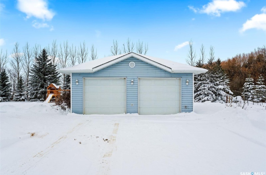 Rural Address, Star City Rm No. 428, Saskatchewan S0E 1A0, 5 Bedrooms Bedrooms, 16 Rooms Rooms,3 BathroomsBathrooms,Acreage,For Sale,Melfort East Acreage,Rural Address,SK993731