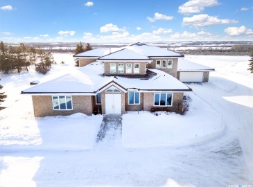 9 Cherry LANE, Riverside Estates, Saskatchewan S7T 1A1, 5 Bedrooms Bedrooms, 25 Rooms Rooms,4 BathroomsBathrooms,Acreage,For Sale,Cherry,SK993924