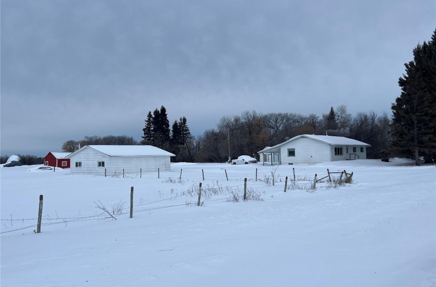 Rural Address, Nipawin Rm No. 487, Saskatchewan S0E 0W0, 3 Bedrooms Bedrooms, 10 Rooms Rooms,2 BathroomsBathrooms,Acreage,For Sale,McKenzie Acreage,Rural Address,SK993930