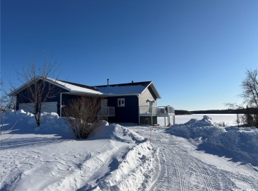 14 Crescent Bay ROAD, Canwood Rm No. 494, Saskatchewan S0J 0K0, 4 Bedrooms Bedrooms, 10 Rooms Rooms,2 BathroomsBathrooms,Acreage,For Sale,Cameron Lake - 14 Crescent Bay Road,Crescent Bay,SK995820