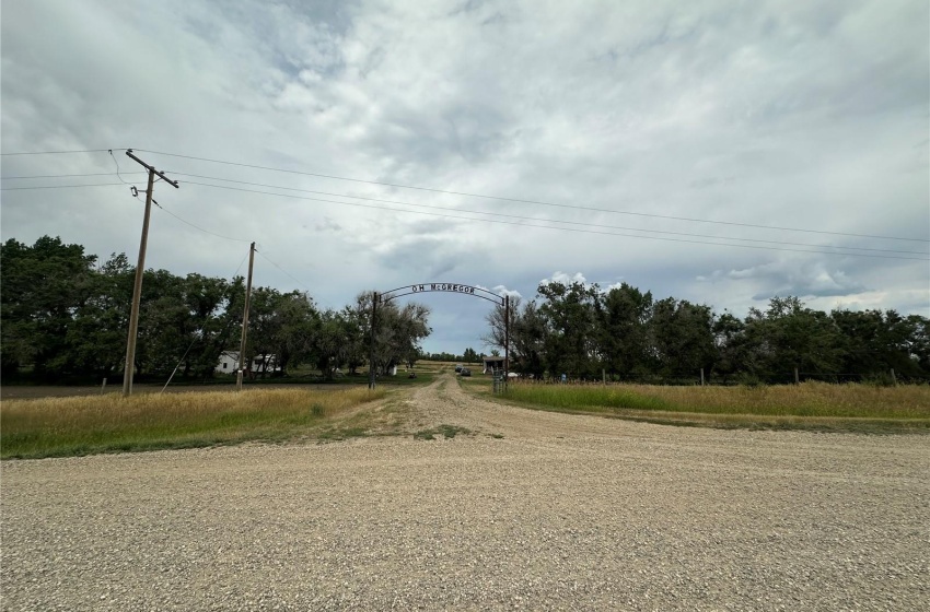 Rural Address, Gull Lake Rm No. 139, Saskatchewan S0N 1A0, 4 Bedrooms Bedrooms, 10 Rooms Rooms,2 BathroomsBathrooms,Acreage,For Sale,Gull Lake Acreage,Rural Address,SK996126