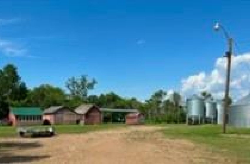 Rural Address, Willow Creek Rm No. 458, Saskatchewan S0E 0H0, 3 Bedrooms Bedrooms, 7 Rooms Rooms,1 BathroomBathrooms,Acreage,For Sale,Brooksby Acreage 19.32 Acres,Rural Address,SK996156