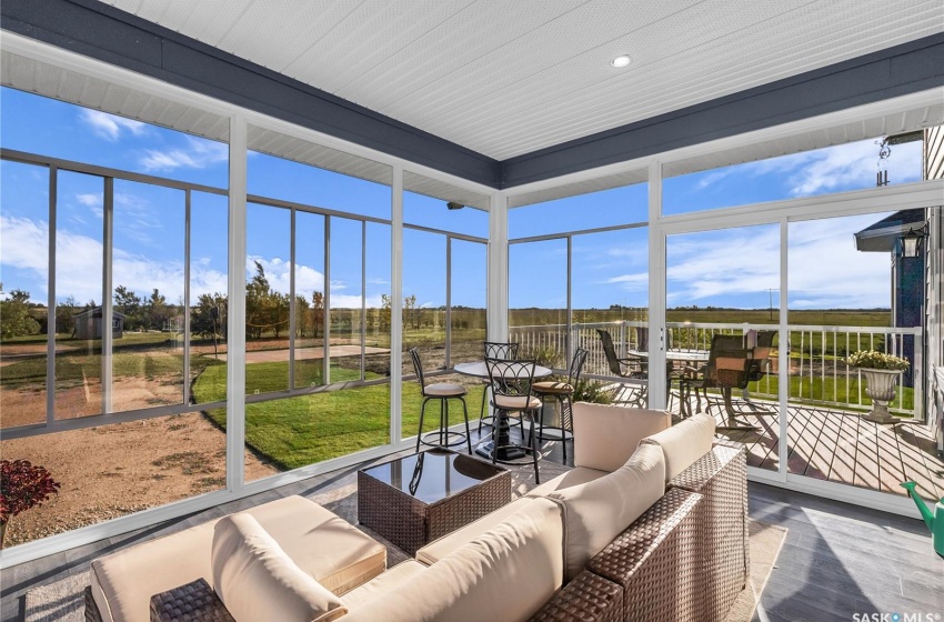 3 Season sun room off of kitchen