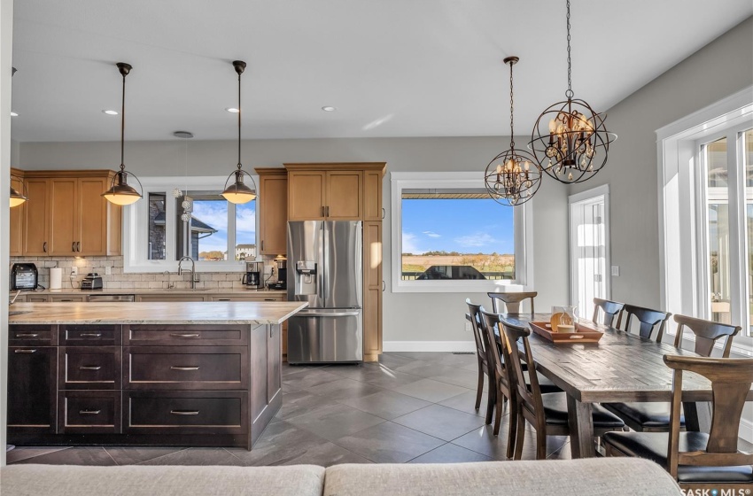 Kitchen / dining area