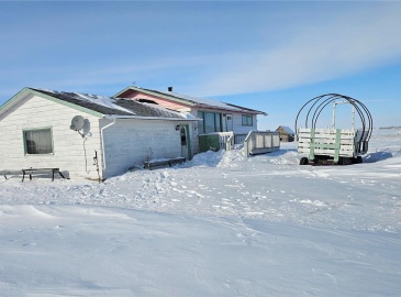 Rural Address, Success, Saskatchewan S0N 2R0, 2 Bedrooms Bedrooms, 7 Rooms Rooms,1 BathroomBathrooms,Acreage,For Sale,Acreage SE of Success,Rural Address,SK996262