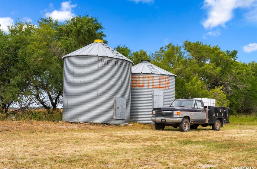 Rural Address, South Qu'Appelle Rm No. 157, Saskatchewan S0G 4A0, 2 Bedrooms Bedrooms, 7 Rooms Rooms,1 BathroomBathrooms,Acreage,For Sale,Rm of South Qu'Appelle Acreage,Rural Address,SK996739