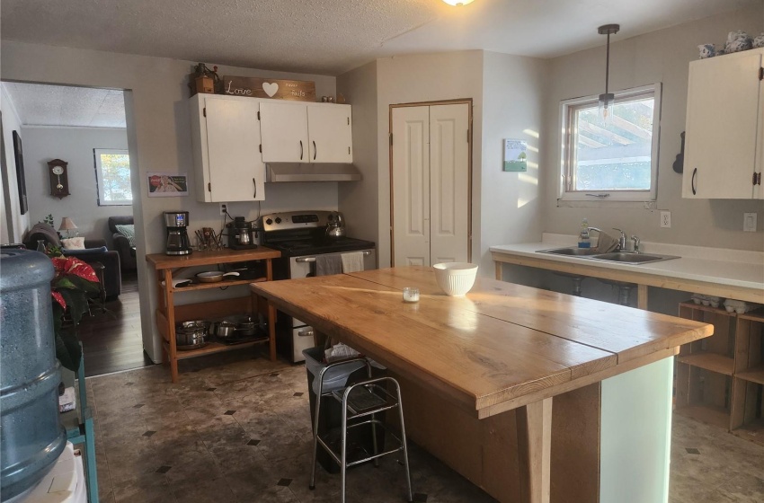 Rural Address, Tisdale Rm No. 427, Saskatchewan S0E 1T0, 2 Bedrooms Bedrooms, 11 Rooms Rooms,1 BathroomBathrooms,Acreage,For Sale,Browning Acreage,Rural Address,SK996814