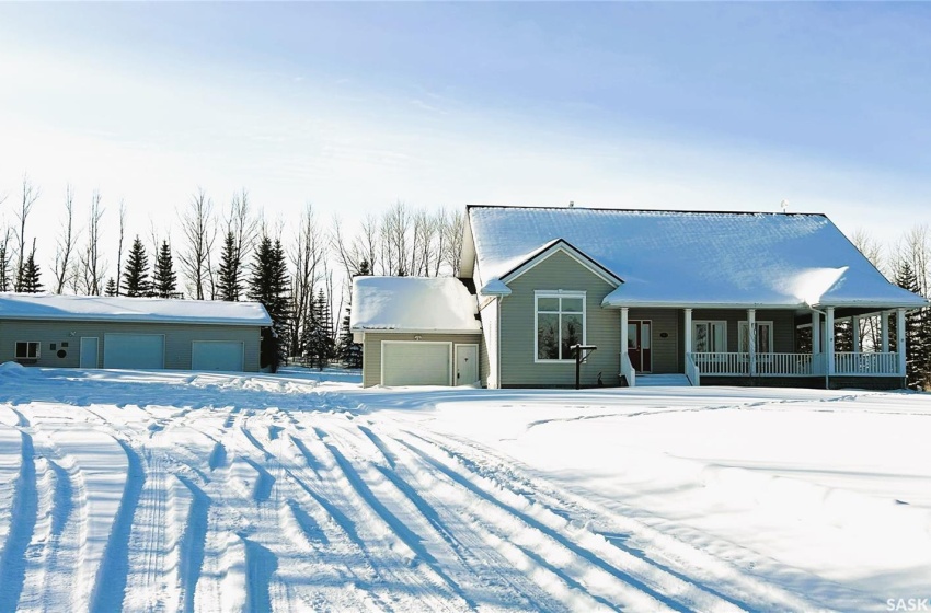 Rural Address, Hoodoo Rm No. 401, Saskatchewan S0K 4P0, 2 Bedrooms Bedrooms, 12 Rooms Rooms,2 BathroomsBathrooms,Acreage,For Sale,Wakaw Lake Acreage,Rural Address,SK996896