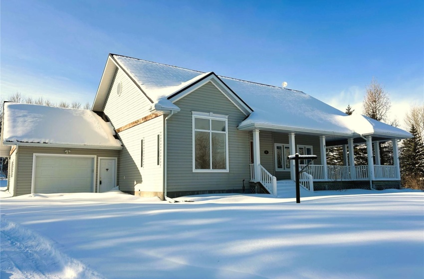 Rural Address, Hoodoo Rm No. 401, Saskatchewan S0K 4P0, 2 Bedrooms Bedrooms, 12 Rooms Rooms,2 BathroomsBathrooms,Acreage,For Sale,Wakaw Lake Acreage,Rural Address,SK996896