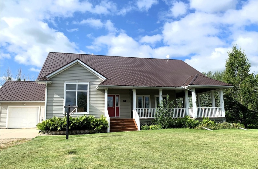 Rural Address, Hoodoo Rm No. 401, Saskatchewan S0K 4P0, 2 Bedrooms Bedrooms, 12 Rooms Rooms,2 BathroomsBathrooms,Acreage,For Sale,Wakaw Lake Acreage,Rural Address,SK996896