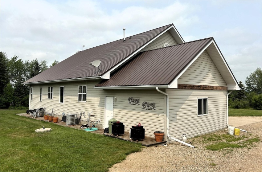 Rural Address, Hoodoo Rm No. 401, Saskatchewan S0K 4P0, 2 Bedrooms Bedrooms, 12 Rooms Rooms,2 BathroomsBathrooms,Acreage,For Sale,Wakaw Lake Acreage,Rural Address,SK996896