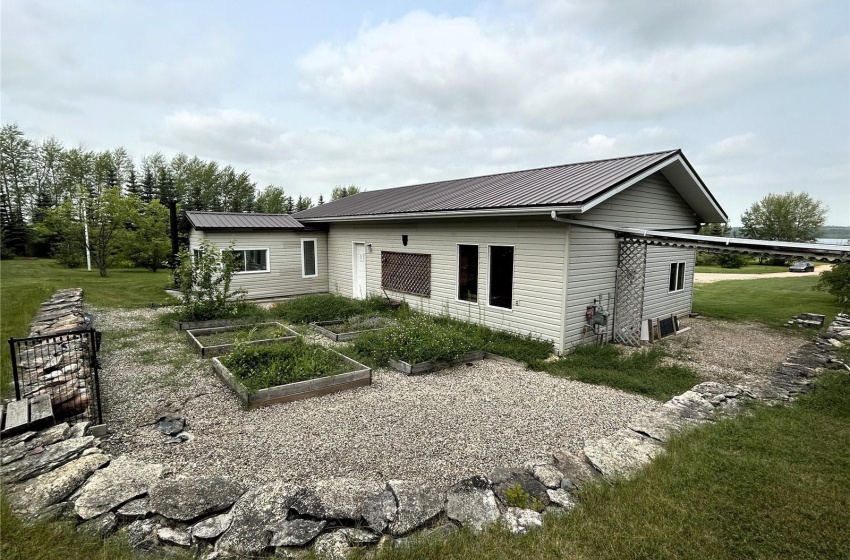 Rural Address, Hoodoo Rm No. 401, Saskatchewan S0K 4P0, 2 Bedrooms Bedrooms, 12 Rooms Rooms,2 BathroomsBathrooms,Acreage,For Sale,Wakaw Lake Acreage,Rural Address,SK996896