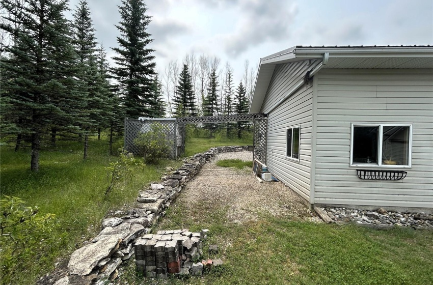 Rural Address, Hoodoo Rm No. 401, Saskatchewan S0K 4P0, 2 Bedrooms Bedrooms, 12 Rooms Rooms,2 BathroomsBathrooms,Acreage,For Sale,Wakaw Lake Acreage,Rural Address,SK996896