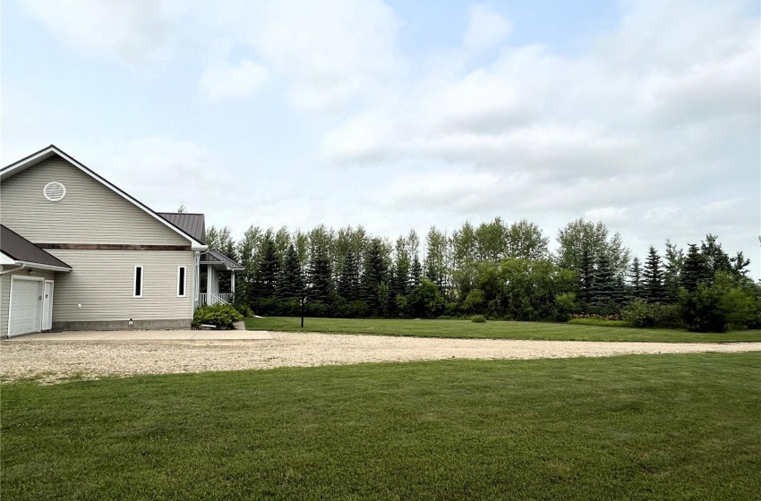 Rural Address, Hoodoo Rm No. 401, Saskatchewan S0K 4P0, 2 Bedrooms Bedrooms, 12 Rooms Rooms,2 BathroomsBathrooms,Acreage,For Sale,Wakaw Lake Acreage,Rural Address,SK996896