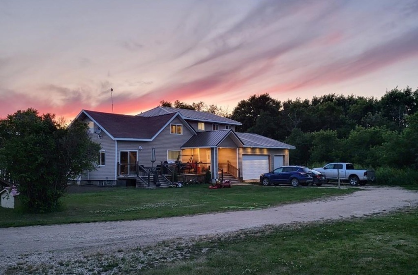 Rural Address, Willow Creek Rm No. 458, Saskatchewan S0E 1A0, 5 Bedrooms Bedrooms, 17 Rooms Rooms,4 BathroomsBathrooms,Acreage,For Sale,10.63 AC Lilac Lane Farm near Melfort,Rural Address,SK996905