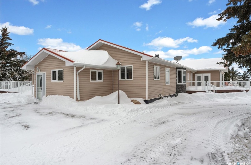 Rural Address, Usborne Rm No. 310, Saskatchewan S0K 4T0, 4 Bedrooms Bedrooms, 16 Rooms Rooms,2 BathroomsBathrooms,Acreage,For Sale,Merrifield Acreage,Rural Address,SK997020