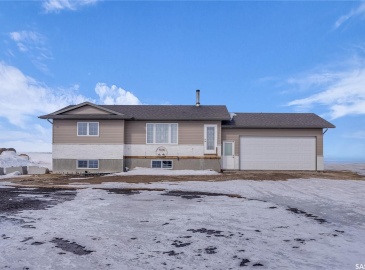 Rural Address, Laird Rm No. 404, Saskatchewan S0K 1Z0, 2 Bedrooms Bedrooms, 9 Rooms Rooms,2 BathroomsBathrooms,Acreage,For Sale,Friesen Acreage,Rural Address,SK997155